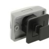 Hochwertiger Druckknopf-Verschluss mit Soft-Close und Grifffunktion, aus Zamak, Oberfläche: schwarz, Ausführung: quadratisch, 14.03.066-0. Massiver Druckknopf für Wohnwagen, Yacht, Privatflugzeug und viel mehr, von SISO Denmark – Bild 5