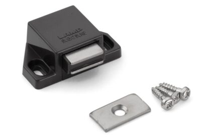 Kompakter Magnet-Druckschnäpper, inkl. Gegenplatte ML-30SBR, 25 mm (63/64″) von Sugatsune, braun. Im geschlossenen Zustand