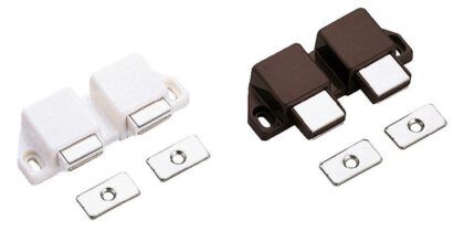 Kompakter Magnet-Druckschnäpper, inkl. Gegenplatte ML-30WW, 25 mm (63/64″) von Sugatsune, weiß, Ausführung: mit 2 Stößeln. Lieferbar in 2 Farben: Weiß und Braun