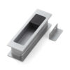 Einlassgriffmuschel aus Zinklegierung mit integriertem ausklappbarem Türstopper, Oberfläche: verchromt, satiniert matt, 135 mm (5,4″) HH-P135DC. Einlassgriff HH-P135DC mit Anschlagspuffer für Schiebetüre, von Sugatsune / LAMP® (Japan) – Bild 2