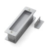 Einlassgriffmuschel aus Zinklegierung mit integriertem ausklappbarem Türstopper, Oberfläche: verchromt, satiniert matt, 135 mm (5,4″) HH-P135DC. Einlassgriff HH-P135DC mit Anschlagspuffer für Schiebetüre, von Sugatsune / LAMP® (Japan) – Bild 3